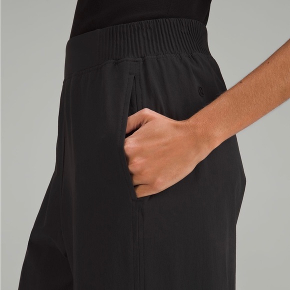 Stretch Woven Wide-Leg High-Rise Pant In Black - Picture 10 of 10